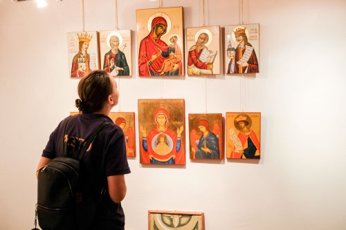 Expoziție la Facultatea „Justinian Patriarhul”