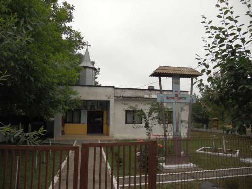 Biserica din căminul cultural al satului Dâmbu
