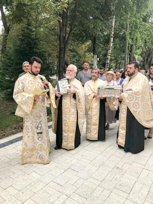 Sărbătoare la Parohia Miron Patriarhul din Capitală