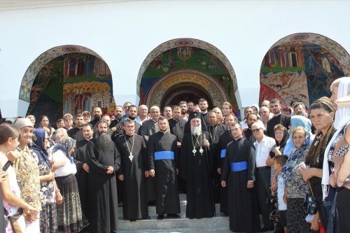 Resfinţirea bisericii din Rovinari-Gorj