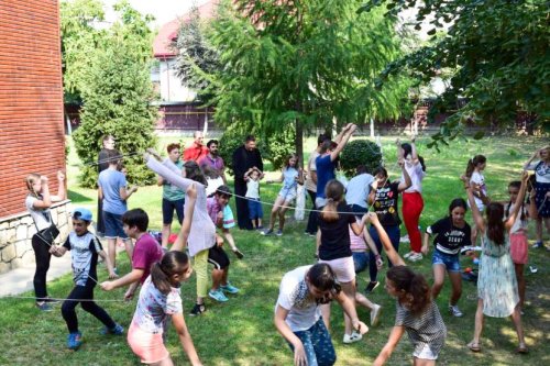 „Joc și creație” pentru 70 de elevi băcăuani