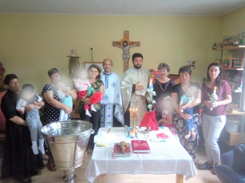 Slujba botezului la Centrul de plasament „Speranța” din Sibiu