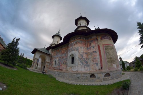 Înălţarea Sfintei Cruci în Mitropolia Moldovei şi Bucovinei