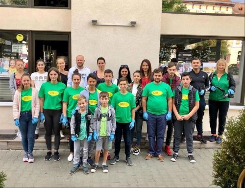 Tineri mureșeni și bihoreni, participanți la Campania „Let’s Do It, România!”