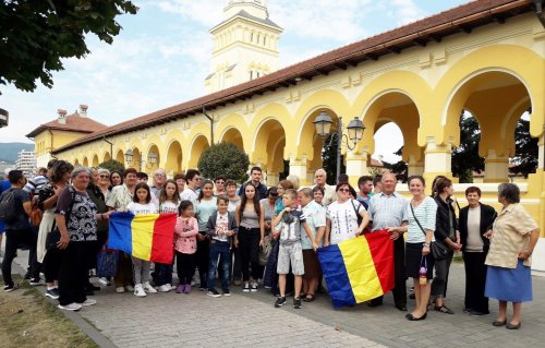 Credincioși din Coveș, Sibiu, în excursie în Alba și Hunedoara