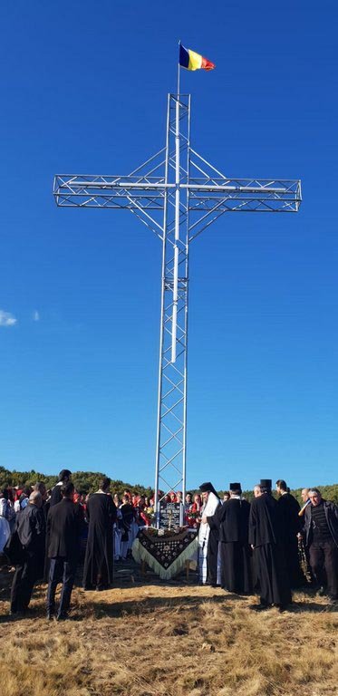 Cruce monument ridicată în Groșii Țibleșului, Maramureș