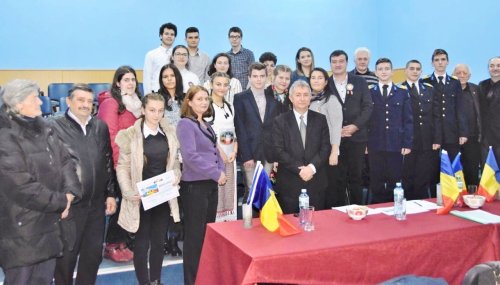 Concurs pentru elevi, dedicat Centenarului Marii Uniri, la Alba Iulia