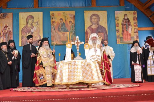 Astăzi, începe vizita Patriarhului Ierusalimului în România