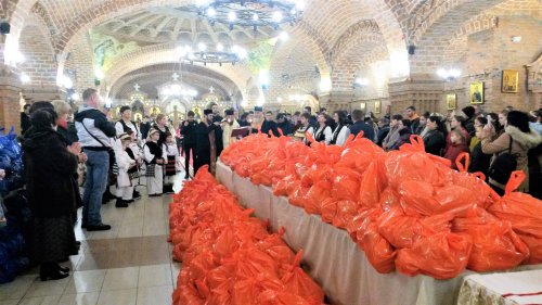 Peste 2.000 de pachete pentru nevoiaşi, la Baia Mare