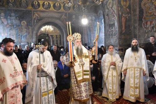 Sfântă Liturghie arhierească la Mănăstirea Cozia