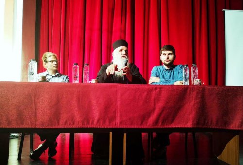 Părintele Damaschin Grigoriatul din Sfântul Munte Athos a susţinut o conferinţă la Alba Iulia