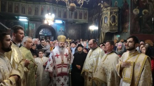 Liturghie arhierească la Biserica „Sfinţii Voievozi” din Bârlad