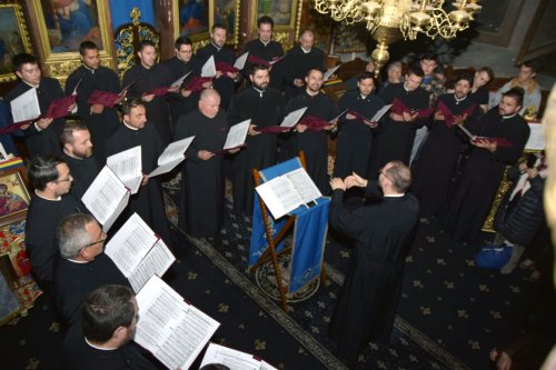 Concert pascal susţinut de Corala preoților gorjeni „Nicofonis”, la Târgu Jiu