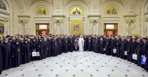 Conferință a clericilor prahoveni în Capitală 