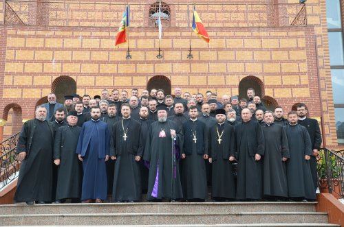 Preoți reuniți în conferința dedicată „Anului omagial al satului românesc” la Protopopiatul Marghita, Episcopia Oradiei