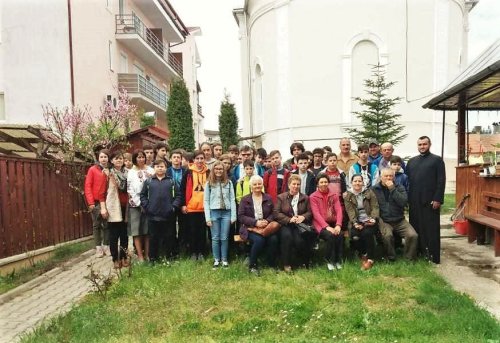 Activitate cu elevii la Asociația „Filantropia Ortodoxă” - Dej, județul Cluj