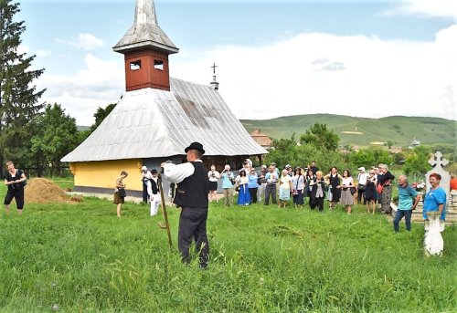 Turiști străini în Parohia Berchieșu, județul Cluj