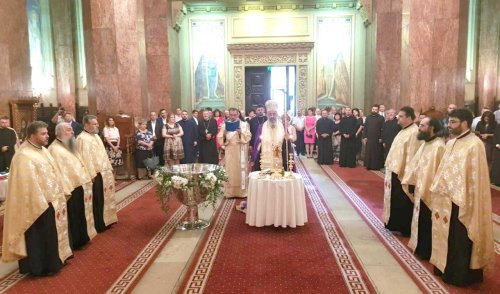 Arhiepiscopul Irineu a oficiat Taina Sfântului Botez