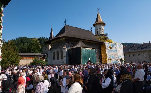 Liturghie arhierească la hramul Mănăstirii Suceviţa