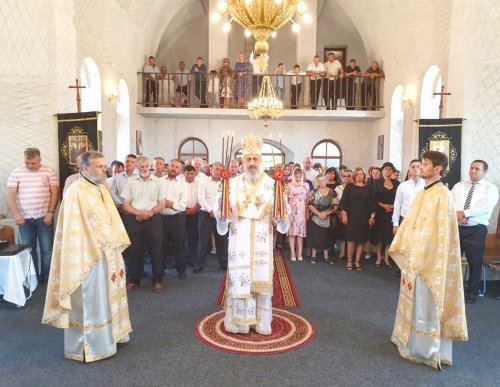 Arhiepiscopul Irineu a binecuvântat noua biserică din parohia Reciu, Sebeș
