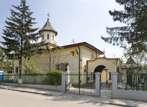 Biserica Parohiei „Înălţarea Sfintei Cruci”, sector 2, Bucureşti