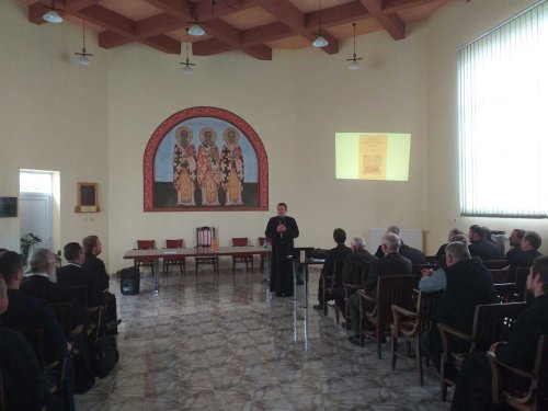 Lansare de carte la şedinţa preoţilor din Protopopiatul Huedin, judeţul Cluj
