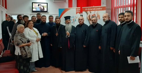 Clerici din Arhiepiscopia Tomisului au donat sânge la Constanța