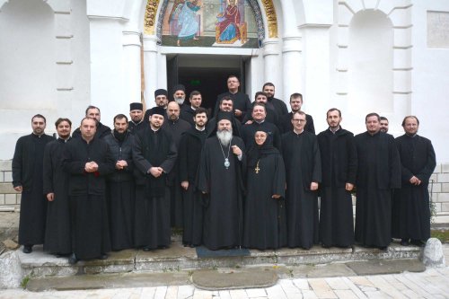 Cursuri pentru gradele preoțeşti la Mănăstirea Miclăușeni