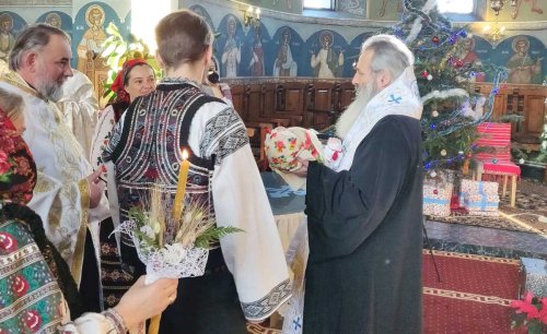 Al cincilea copil al părintelui Iulian Asandei, botezat de IPS Mitropolit Teofan