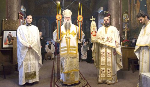 Liturghii arhiereşti în eparhii din Oltenia