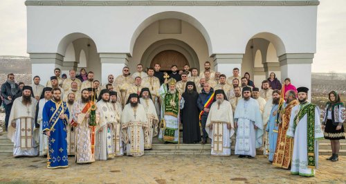 Mănăstirea Calapodeşti şi-a sărbătorit hramul