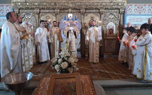 Slujire arhierească în biserica Parohiei Arad-Grădiște I