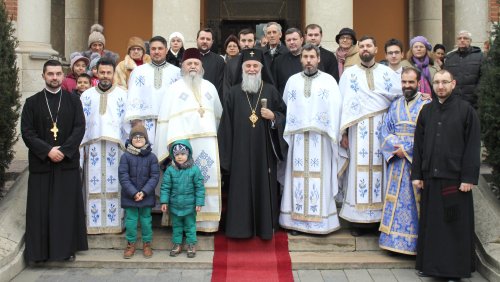 Liturghie arhierească la Paraclisul Mitropolitan din Craiova