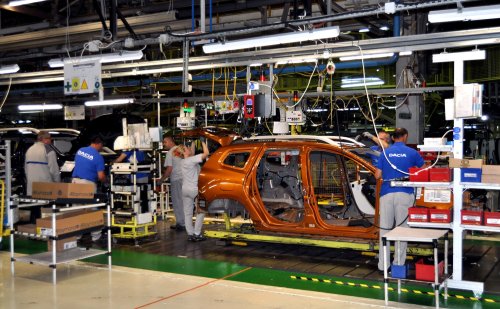 Dacia ar putea relua producția în aprilie