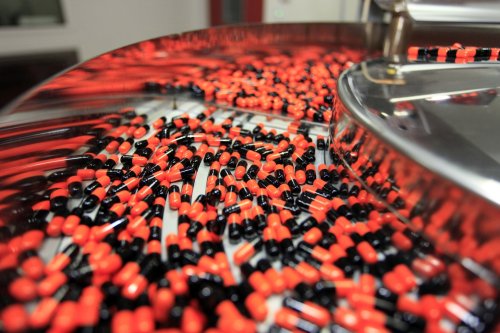 Antibiotice Iaşi produce paracetamol și novocalmin