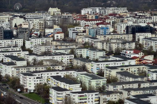 Jumătate dintre români trăiesc în locuințe supraaglomerate