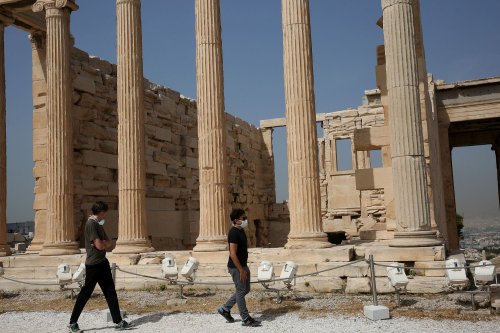 Grecia va primi turişti străini de la 1 iulie