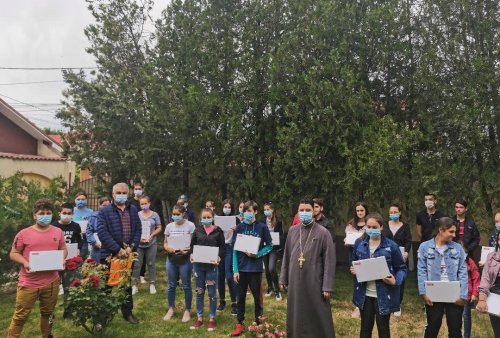 Biserica Ortodoxă Română susţine permanent educaţia copiilor şi a tinerilor