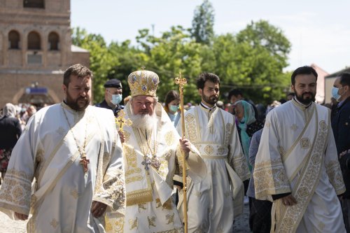 Sfinții Părinți de la Sinodul I Ecumenic, prăznuiţi pe Colina Bucuriei