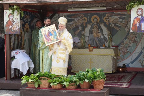Slujiri arhiereşti în Duminica Rusaliilor în Muntenia și Dobrogea