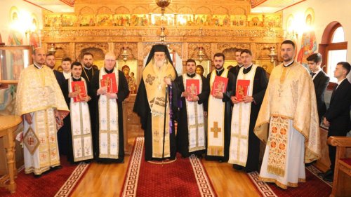 Hirotesii de duhovnici la Paraclisul episcopal din Slobozia