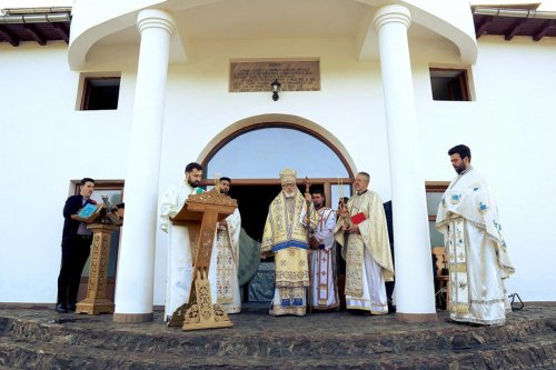 Botezătorul Ioan, sărbătorit la mănăstiri din Muntenia și Dobrogea