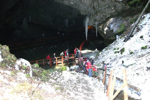 Peștera de la Scărişoara este momentan închisă
