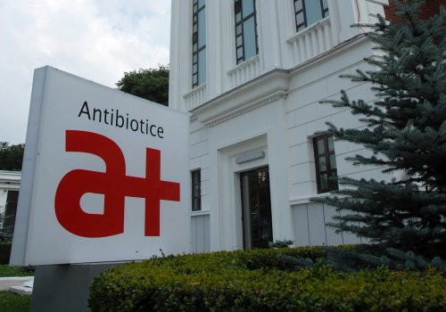 Antibiotice, primele livrări de medicamente antiinfecţioase în Marea Britanie și SUA