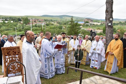 Resfințirea bisericii-monument istoric din localitatea clujeană Aghireșu-Fabrici