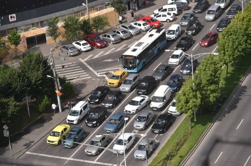 Doar 5% dintre români nu se enervează deloc la volan