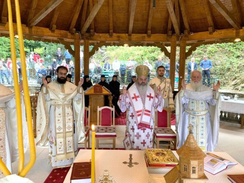 Slujire arhierească la Mănăstirea Prislop