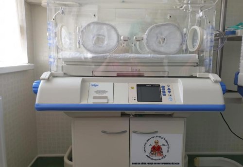 La Fălticeni a fost pus în funcțiune incubatorul donat de preoți