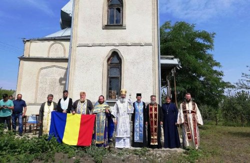 Slujbă arhierească la mănăstirea din Mărăndeni, Republica Moldova