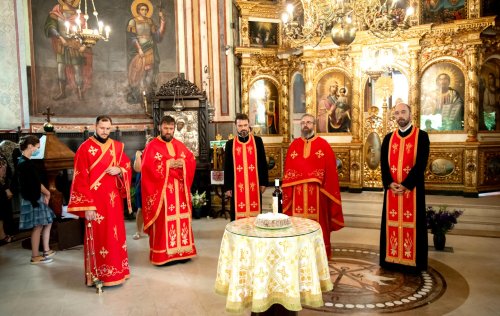 Cinstirea Sfântului Pantelimon în biserici din București
